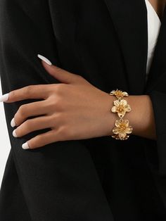 1pc Stylish Exaggerated Floral Design Women's Bracelet, Wedding Gift Yellow Gold Casual   Zinc Alloy     Women Fashion Jewelry, size features are:Bust: ,Length: ,Sleeve Length: Gold Flower Bracelet, Ethereal Jewelry, Bracelet Wedding, Watches Women Fashion, Flower Bracelet, Gold Flower, Gold Flowers, Luxury Jewelry, Womens Bracelets