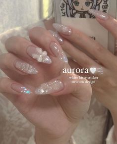 Douyin Ombre Nails, Nail Inspo Crystal, Winter Douyin Nails, Korean Holiday Nails, Angel Core Nails, Krystal Oh Nails, Nail China Style, Douyin Christmas Nails, Swan Lake Nails