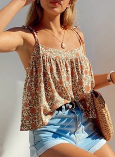 Boho Clothing Astethic, Summer Outfits Women Aesthetic, Coastal Cowgirl Style Outfits, Girly Boho Outfits, Boho Summer Outfits Casual, Boho Shorts Outfit, Bohemian Outfits Aesthetic, Romantic Summer Outfits, Boho Chic Summer Outfits