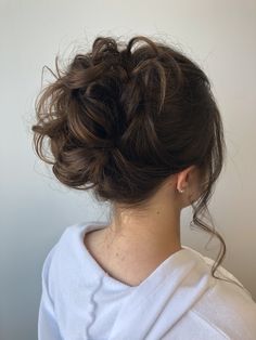 Prom hair @hairbyjayylc Short Hairstyles For Prom Updo, Hairstyles For Fancy Dresses, Cute Simple Hair Updos, Deb Hairstyles Updo, Hoco Hair Ideas Bun, Short Prom Hairstyles Updo, Short Prom Hair Updo, Updo Hairstyles For Prom Short Hair, Buns Hairstyles Prom