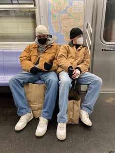 Street Winter Outfits Men, Nyc Fits Men, Nyc Outfits Men, Mens Turtleneck Outfits, Style Outfits Men, Turtleneck Outfit Men, Nyc Streetwear, Turtleneck Outfits, Xmas Party Outfits