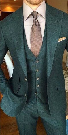 Green Wedding Suit, Best Wedding Suits, Mens Wedding Attire, Groom Wedding Attire, Wedding Suits Groom, Green Suit, Groomsmen Attire