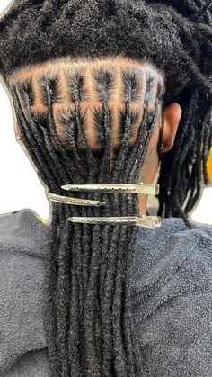 Loctician Aesthetic, Fresh Retwist Locs, Up Long Hairstyles, Dreadlocks With Natural Hair, Hairstyles Braids Cornrows, Black Hairstyles Braids, Women Wedding Hairstyles, Twist Locs