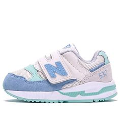 Best gifts for newborns/babies! (SNKR/Low Top) Gifts For Newborns, Toddler Essentials, Toddler Converse, Toddler Boy Gifts, Baby Momma, Modern Tech, Baby Prep