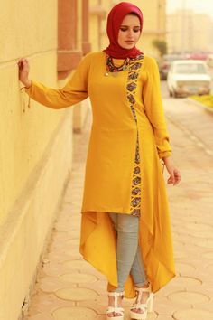 Dress model to stitch Indian Fashion 2023, Stitching Ideas For Kurtis, Trending Kurtis, Maria B Collection, Lawn Collection 2023, Kurtis Indian, Tight Dress Outfit, Salwar Designs