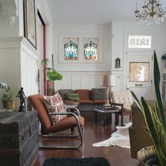 NO ERA Design Vintage Interior Stylist New Orleans Home Tour | Apartment Therapy New Orleans Style Homes, Lane Furniture, Living Room Photos, Kitchen Home Decor