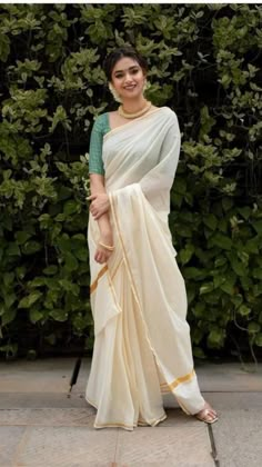 Kerala Saree Blouse, Kerala Saree Blouse Designs, Onam Saree, Kasavu Saree, Sarees For Girls, Saree Wearing Styles, Simple Saree Designs, Kerala Saree