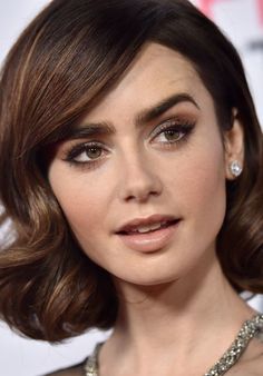 Lily Collins Lily Jane Collins, Lily Collins Style, Lily Collins, Beauty Inspiration, Bridal Makeup, Makeup Inspiration, Wedding Makeup, Brown Hair, Balayage