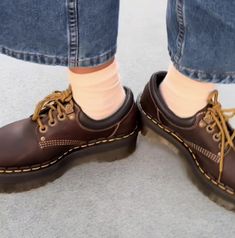 Brown Mary Janes Aesthetic, Platform Brown Doc Martens, Unif Brown Shoe, Vintage Brown Doc Martens, Brown Lace-up Oxfords With Vibram Sole, Comfortably Numb, Op Shop, Aesthetic Inspiration