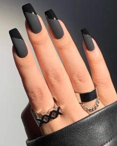 Unghie Sfumate, Gray Nails, Black Nail Designs, Thanksgiving Nails, Black Nail, Classy Nails, Chic Nails, Nail Arts, Matte Nails