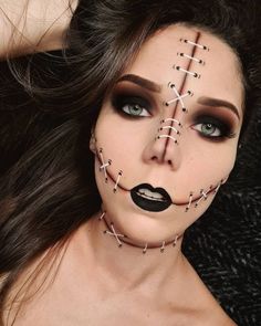 Bold Halloween Makeup, Halloween Makeup Diy Easy, When Witches Go Riding, Stitches Makeup, Halloween Makeup Look, Celebs Without Makeup