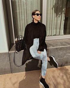 Casual Chic Style Winter, Balenciaga Outfit, Trainers Outfit, Womens Fashion Casual Chic, Sneaker Outfits Women, Casual Chic Style