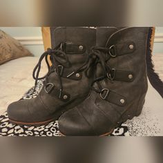 . Sorel Women's Covered Wedge Boot. . Size 6 . Mint Condition . Never Worn Based On The Sole. Sorel Boots Womens, Sorel Womens, Sorel Shoes, Women's Boots, Wedge Boot, Mint Condition, Bootie Boots, Womens Boots, Ankle Boots