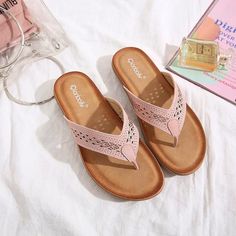 Black Adidas Shoes, Pink Toes, Slippers Online, Sandals Flat, Summer Slippers, Rhinestone Heels, Beach Flip Flops, Beach Slippers