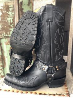 The Biker Outlaw Sciver Boot features an outlaw toe with tooled overlay and matching harness, 13.5" shaft, and a rubber lug sole. Genuine Leather Outlaw Toe Rubber Lug Sole Single Welt 13.5" Shaft 1.75" Heel Circumference: 17" ﻿Measurements for this boot were taken from a size 10D. Please note that measurements may vary by size. Mens Cowboy Style, Custom Cowboy Boots, Leather Jacket Men Style, Fashion Cowboy Boots, Old Boots, Western Store