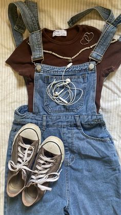 Minimalist Back To School Outfits, Folk Music Aesthetic Fashion, Cottagecore Outfit Ideas Summer, Downtown Outfits For Summer, Downtown Cottagecore Outfits, Summer Outfit Downtown, Summer Downtown Aesthetic, Summer Outfits Downtown Aesthetic