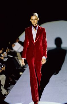 Trish Goff, Georgina Grenville, 1990s Fashion Trends, Red Velvet Suit, Gucci Suit