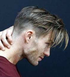 Short Hair with Long Fringe and Tapered Sides Curtain Haircut, Men Haircut Undercut, Middle Part Hairstyles, Medium Length Hair Men, Men Hair Color, Corte De Cabelo Masculino, Mens Haircuts Short, Middle Part