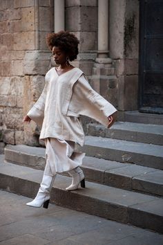 Linen kimono top, linen kimono , linen blouse, linen kimono blouse, oversized blouse, one size blouse, linen oversized blouse, atuko Kimono Linen, Oversized Tunic Dress, Moda Kimono, Leather Blouse, Linen Kimono, Kimono Blouse, Mode Kimono, Design Sketchbook, Loose Fit Sweater