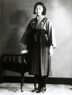 Teru-no-miya-Shigeko-1943-1 - 和服 - 維基百科，自由的百科全書 Franklin Books, Beauty Redefined, Avant Garde Artists, Showa Era, Japanese School, Vintage Japan, Sign Printing, Historical Clothing, Historical Fashion