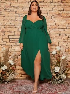 Sweetheart Neckline With Sleeves, Emerald Green Dresses Plus Size, Emerald Green Plus Size Dress, Emerald Green Dress Plus Size, Plus Size Wedding Guest Dresses With Sleeves, Plus Size Emerald Green Dress, April Wedding Guest Dress Plus Size, Emerald Green Plus Size Gown, Forest Green Plus Size Dress