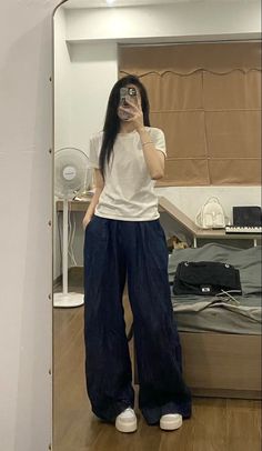 Long Pants Casual, Korean Outfit Street Styles, Trousers For Women, Korean Casual Outfits, Everyday Fashion Outfits, Casual Day Outfits, Tomboy Style Outfits, Easy Trendy Outfits, Simple Trendy Outfits