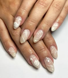 White Swan Nails, Nails Aesthetic Christmas, Gel Nails Aesthetic, Christmas Nails White, Swan Nails, Aesthetic Christmas Nails, Christmas Swan, Ivory Nails, Swan Aesthetic