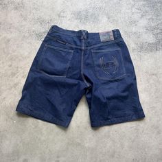 Y2K Phat Farm Faded navy blue denim shorts with a baggy fit, perfect for skate and streetwear
Size 38
Missing button

 #skate #streetwear Skate Streetwear, Phat Farm, Blue Denim Shorts, Baggy Fits, Men's Shorts, Mens Shorts, Blue Denim, Denim Shorts, Navy Blue