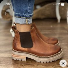 Heels Chunky Heel, Ankle Chelsea Boots, Heels Chunky, Crazy Shoes, Shoe Obsession, Chunky Heel, Cute Shoes, Look Fashion, Low Heels