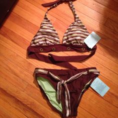 2 Piece Bathing Suit. Top Size 16 Bottoms Size 12. Runs Small. Perfect For A Winter Getaway Someplace Warm. Y2k Bathing Suit, Swimming Costumes, 2000s Fashion Trends, Winter Getaway, Beauty Inspo, 2000s Fashion Outfits, Hiccup, Bathing Suit Top, Swimming Costume