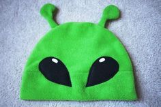 Alien Outfit Aesthetic, Alien Accessories, Alien Core, Alien Outfit, Alien Style, Gnarp Gnarp, Alien Hat, Alien Stuff, Alien Clothes