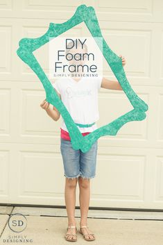 Foam Picture Frames Diy, Diy Photo Frames For Parties, Selfie Board Frame Ideas, How To Make A Photo Frame, Diy Photobooth Frame, Selfie Frame Diy, Diy Photo Frame Ideas Creative, Photo Booth Frame Ideas