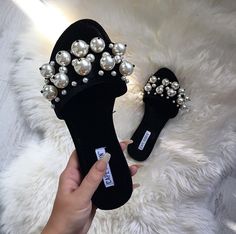 S H O E S Couture Dior, Diy Sandals, Cute Slippers, 자수 디자인, Girly Shoes, Cute Sandals, Diy Shoes, Slides Shoes