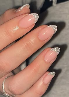 Winter Nails New Years, Newyear Nail Design, Cute Nails New Years, Nail Inspo New Years Eve, New Years French Nails, New Year New Nails, New Year Nails Gold, French New Years Nails, New Years Nail Inspiration