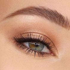 Eyeshadow Looks You Need To Learn For Your Next Event Easy Eyeshadow, Everyday Eyeshadow, Simple Makeup Natural, Make Up Designs, Simple Eyeshadow, Makeup Easy, Makijaż Smokey Eye, Easy Makeup