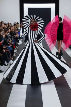 Paris Fashion Week 2023, What Is Beauty, Fall Winter 2023 2024, Fashion Week 2023, Copenhagen Style, Copenhagen Fashion Week, Hans Christian, Runway Trends, Print Trends