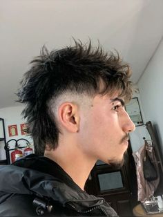 Punk Haircut, Mohawk Haircut, Mohawk Hairstyles Men, Mens Haircuts Short Hair, Men Haircut Curly Hair, Mens Hairstyles Thick Hair, Mens Haircut, Men Hair Color