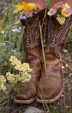 Cowgirl Boots With Flowers In Them, Vintage Farmgirl Aesthetic, Boots Aesthetic Pictures, Classy Country Aesthetic, Cottagecore Country Aesthetic, Western Core Aesthetic Outfits, Cottagecore Western Aesthetic, Cowgirl Boot Photoshoot, Country Western Aesthetic