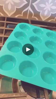 a video demonstrating how to use an ice tray for muffins or cupcakes