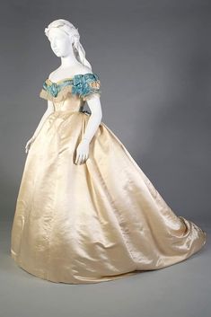 Late 1860s, England Evening dress by Mrs. James White silk satin and tulle trimmed with blue satin Kent State University Museum 1870s Dress, 1900 Fashion, Old School Fashion, Reception Gown, James White, History Fashion