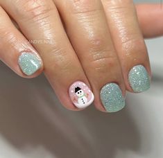 Winter Nails After Christmas, January Gel Nails Ideas, Winter Manicure Ideas, Christmas Short Nails Design, Nail Art Cute, Christmas Gel Nails, Seasonal Nails, Cute Gel Nails, Nail Designs Glitter