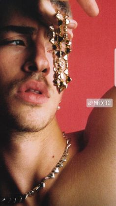 #manurios #ManuRios #manupics #manuriosinstagram #cuteboys #boys #chicos #instagram #instagrampics #aesthetic Dazed And Confused Movie, Mens Facial, Jewelry Photography Styling, Jewelry Editorial, Men Photoshoot, Shooting Photo, Jewelry Model, Jewelry Photography, Photoshoot Outfits