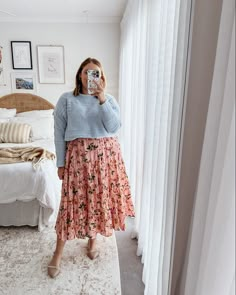 Styling A Midi Skirt Plus Size, Long Skirt Fashion Plus Size, Plus Size Mum Outfit, Mormon Mom Outfits, Curvy Holiday Outfits, Plus Size Long Skirt Outfits, Plus Size Modest Fashion, Ingenue Outfits, Plus Size Church Outfits