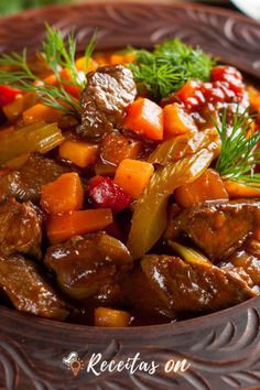 O picadinho de carne e legumes é uma receita completa, rica em nutrientes e saborosa. Faça essa receita maravilhosa para seus convidados, eles vão amar. Então vamos à receita. Tamarindo, Kung Pao Chicken, Pot Roast, Favorite Recipes, Sauce, Chicken, Canning