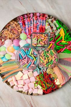 Das Bild zeigt eine Candyplatte, welche befüllt ist mit unseren bunten Köstlichkeiten von hitschies. Sie garantiert die Begeisterung aller Gäste auf deiner Part Candy Bar For Birthday Party, Bday Party Snacks, Birthday Party Sweets Table, Birthday Party Snack Table, Birthday Party Food For Kids, Sweets Aesthetic, Party Snack Table, Birthday Party Sweets, Birthday Buffet