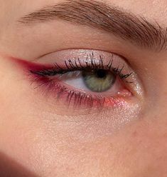 Summer Eyeshadow Looks Easy Red Eyeshadow Looks, Cool Makeup Looks Creative Easy, Summer Eyeshadow Looks, Hippie Makeup, Makeup Wallpaper, Summer Eyeshadow, Pixie Makeup, Monolid Makeup