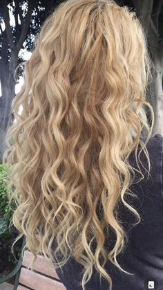 Hairstyles For All Hair Types, Summer Blonde Hair, Hair Stylies, Hair Inspo Color, Long Curly Hair, Long Curly, All Hair Types, Aesthetic Hair