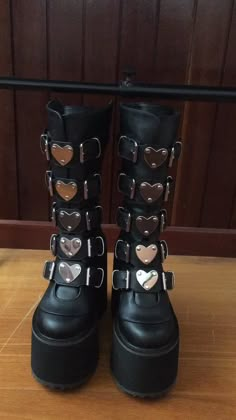 Gothic Accessories Jewellery, Botas Grunge, Emo Shoes, Emo Boots, Goth Platforms, Goth Outfit Ideas, Goth Shoes, Alt Clothes