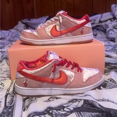 -9.5 Nike Sb Strange Loves 100% Authentic Nike Sb Dunk Low Strangelove, Athletic Shoes Nike, Nike Sb Dunk Low, Dunks Nike, Sb Dunk Low, Nike Sb Dunks Low, Nike Sb Dunk, Sb Dunk, Nike Dunk Low