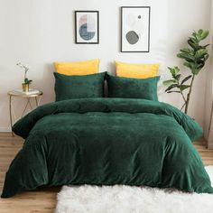 Material: 100% 150 gsm exquisite Velvet fabric, soft and comfortable. The durable velvet flannel fabric is not easy to pilling after frequent wash. With a hidden zipper closure on flannel duvet cover, greatly speed up your bed-making process. Color:dark green Season:winter Style:soft,warm,solid color Size: Full. Velvet Duvet Cover, King Size Comforter Sets, Green Comforter, Flannel Duvet Cover, Velvet Bedding Sets, Velvet Duvet, King Size Comforters, Fluffy Bedding, Flannel Bedding